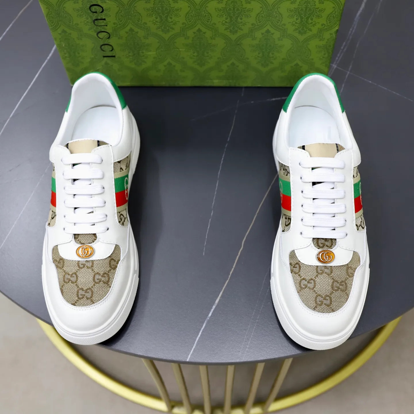 Ex-factory price: 420💰🙅‍♂️🙅‍♂️🙅‍♂️ Brand: Gucci GUCCi Standard code: 38-44 (45 customized) Grade: Same as the official website Material: Original leather splicing, comfortable and breathable sheepskin lining, original wear-resistant outsole Style category: Men's fashionable casual shoes, running, sports shoes, noble luxury brand elements, top luxury Color: actual picture color